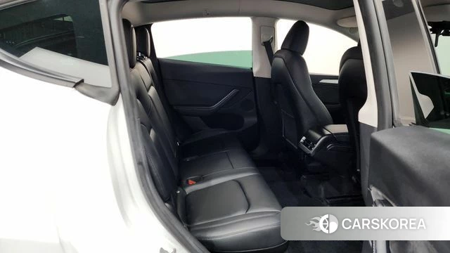 Tesla Model Y 2023 Белый из Кореи, фото 3