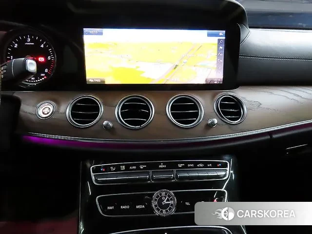 Mercedes-Benz E-Class W213 2018 Черный из Кореи, фото 3