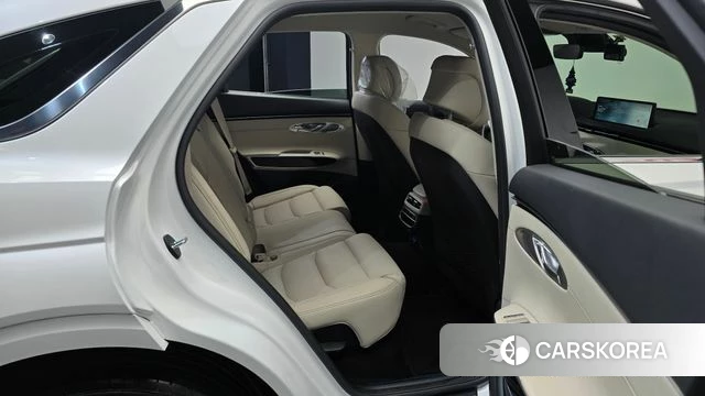 Genesis GV70 2023 Белый из Кореи, фото 3