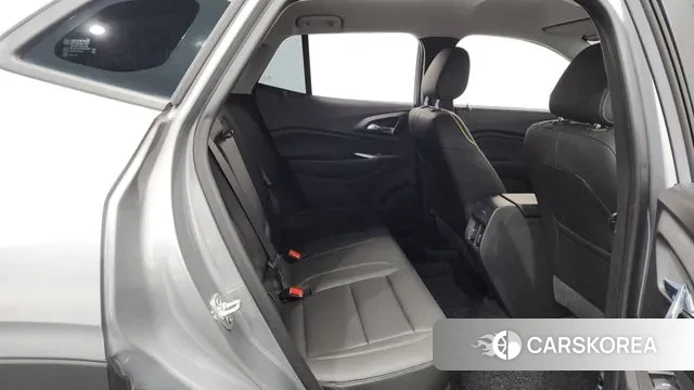 Chevrolet (GM Daewoo) Trax Crossover 2024 Серый из Кореи, фото 3