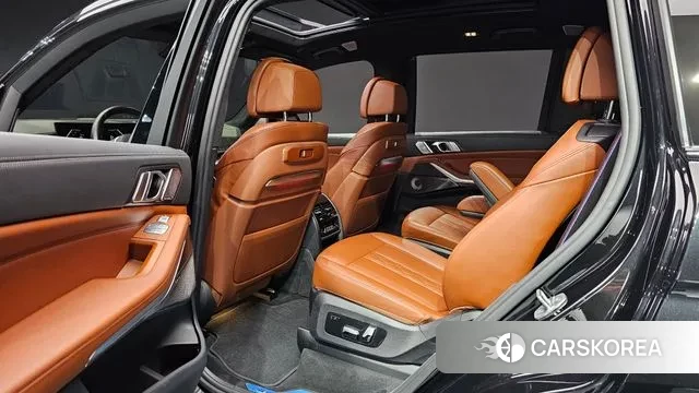 BMW X7 (G07) 2022 Черный из Кореи, фото 3