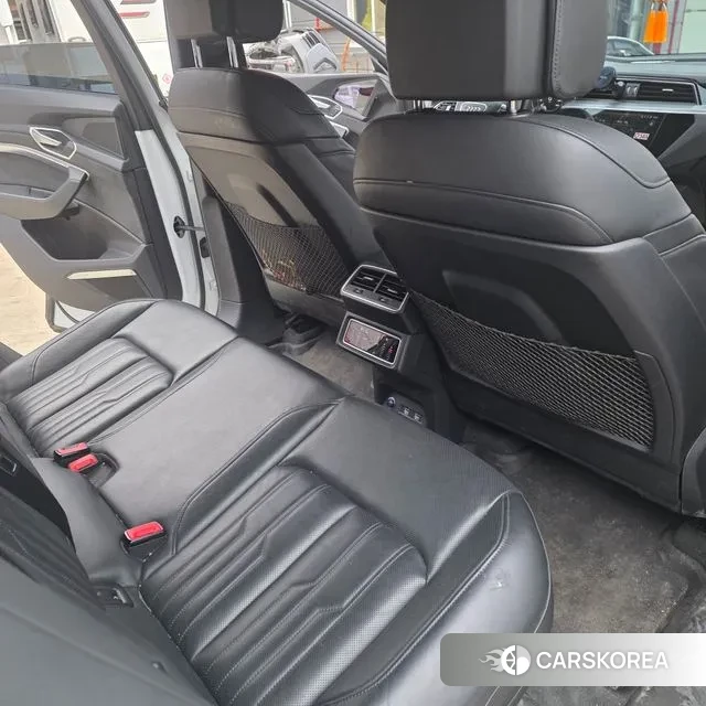 Audi e-Tron 2020 Белый из Кореи, фото 3