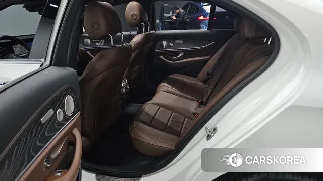 Mercedes-Benz E-Class W213 2022 Белый из Кореи, фото 3