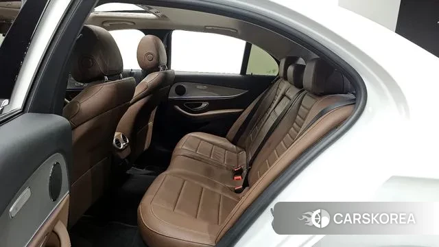 Mercedes-Benz E-Class W213 2018 Белый из Кореи, фото 3