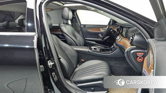 Mercedes-Benz E-Class W213 2019 Черный из Кореи, фото 3