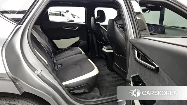 Kia EV6 2023 Серый из Кореи, фото 3