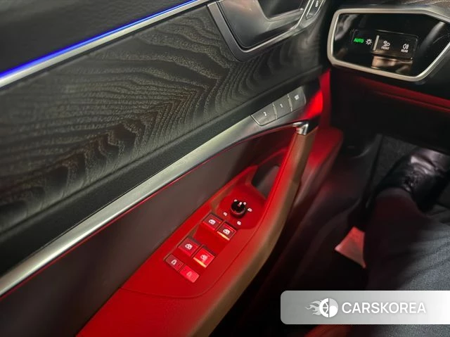 Audi A6 (C8) 2021 Черный из Кореи, фото 3