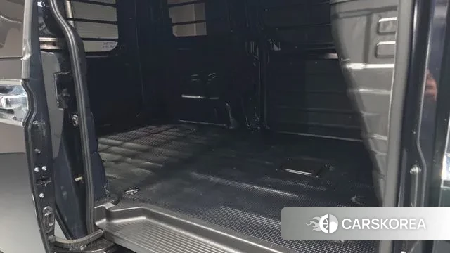 Hyundai Staria 2023 Черный из Кореи, фото 3