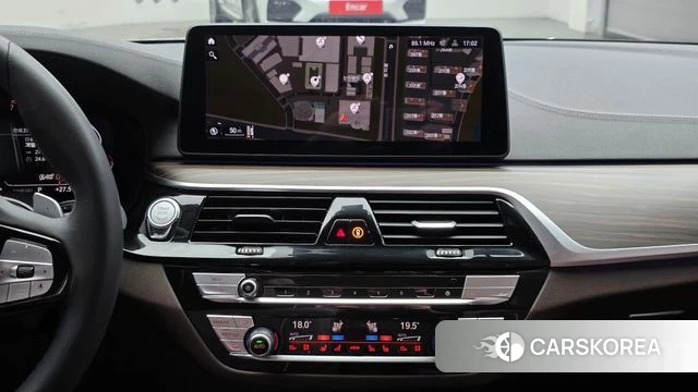 BMW 5 Series (G30) 2023 Черный из Кореи, фото 3