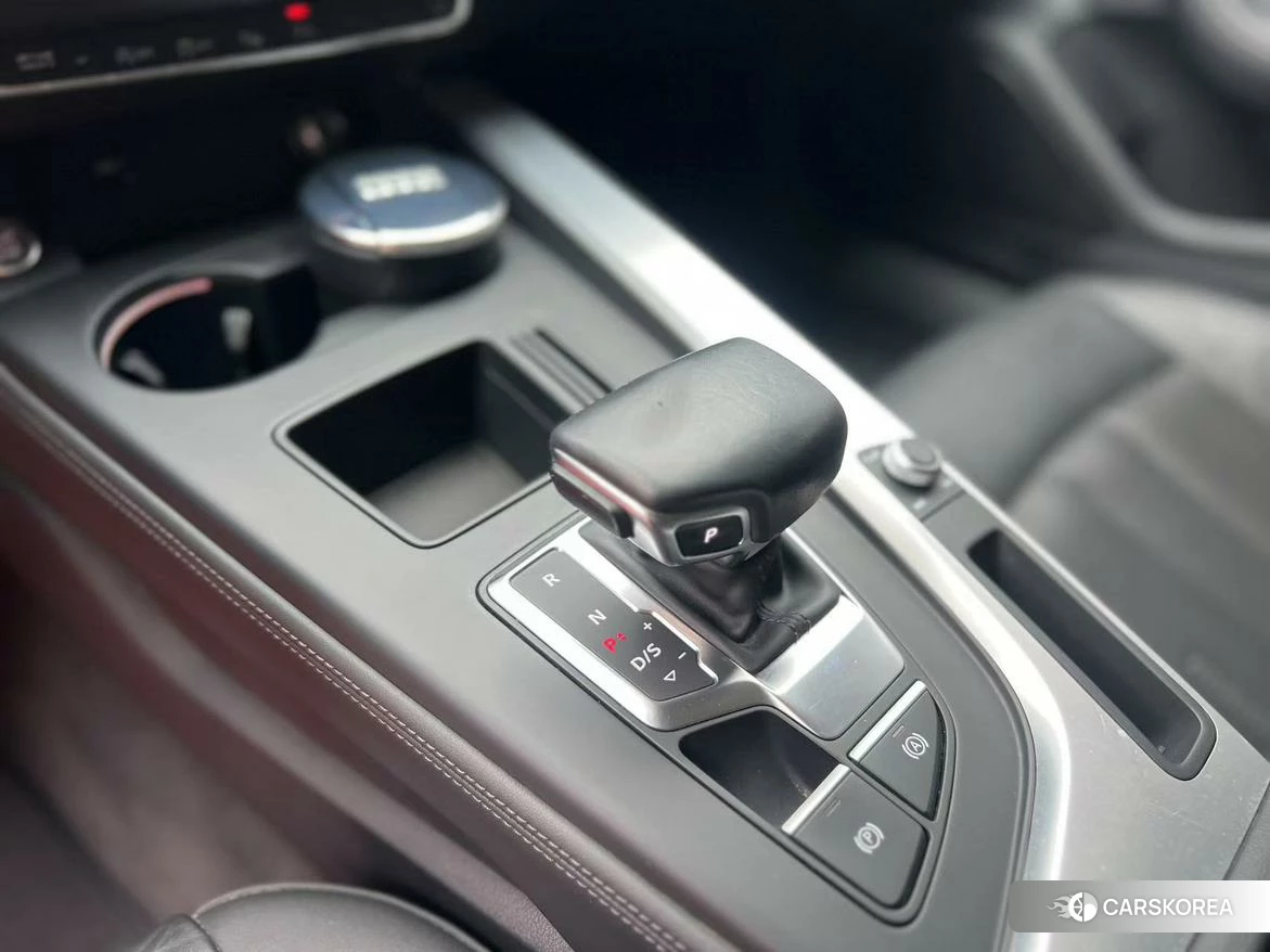 Audi A4L 2020 Белый из Китая, фото 3