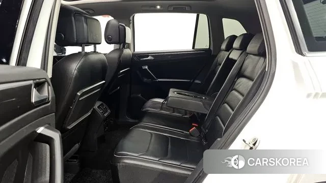 Volkswagen Tiguan second Generation 2018 Белый из Кореи, фото 3