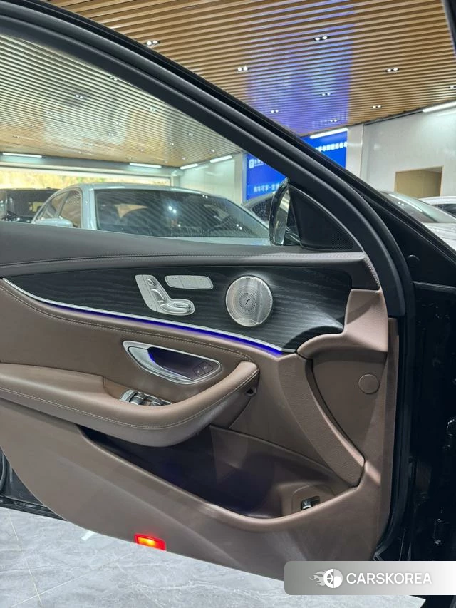 Mercedes-Benz E-class 2024 Черный из Китая, фото 3
