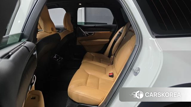 Volvo V90 Cross-Country 2023 Белый из Кореи, фото 3