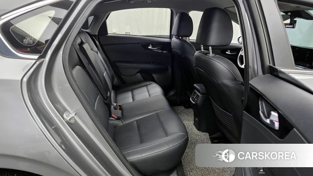 Kia The New K3 2nd generation 2024 Серебристо-серый из Кореи, фото 3