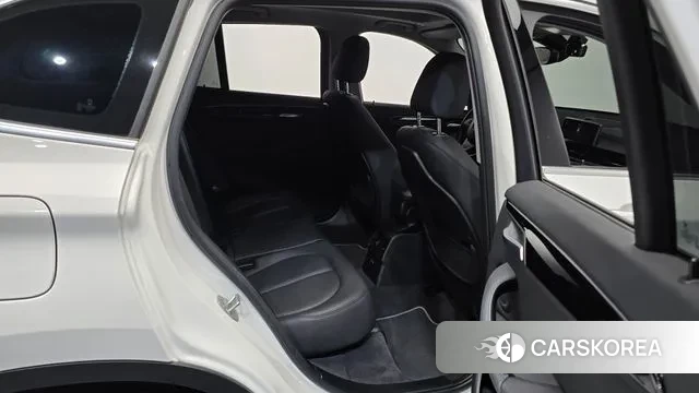 BMW X1 (F48) 2022 Белый из Кореи, фото 3