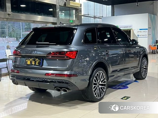 Audi SQ7 2024 Темно-серый из Китая, фото 3