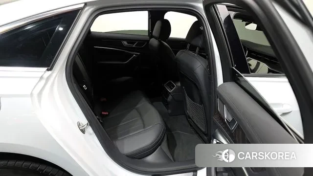 Audi A6 (C8) 2022 Белый из Кореи, фото 3