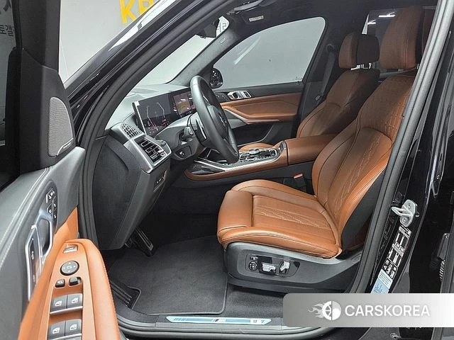 BMW X7 (G07) 2025 Черный из Кореи, фото 3