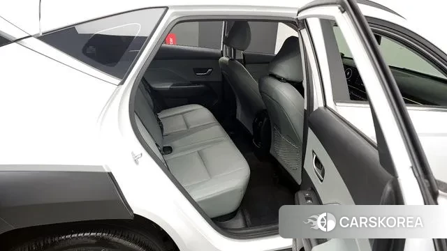 Hyundai Kona (SX2) 2023 Белый из Кореи, фото 3