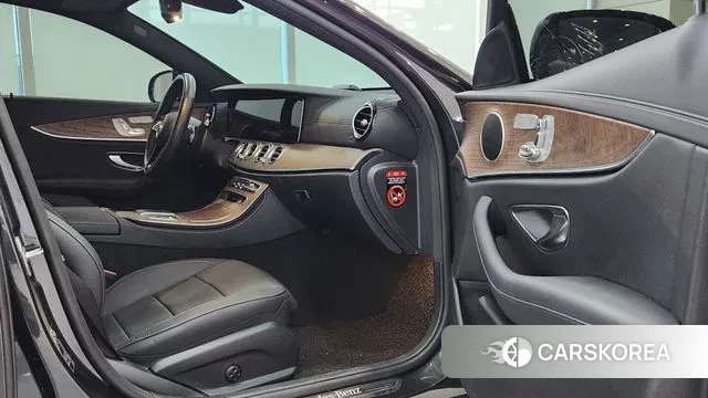 Mercedes-Benz E-Class W213 2023 Серый из Кореи, фото 3