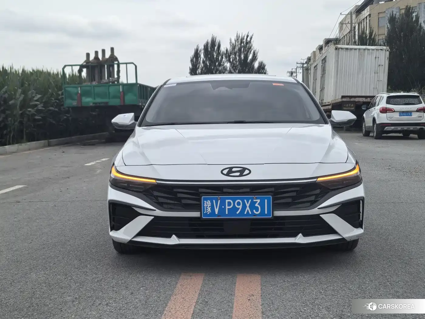 Hyundai Elantra 2023 Белый из Китая, фото 3