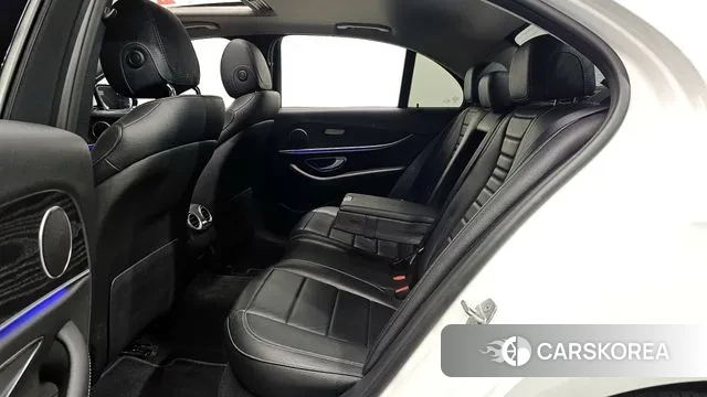 Mercedes-Benz E-Class W213 2018 Белый из Кореи, фото 3