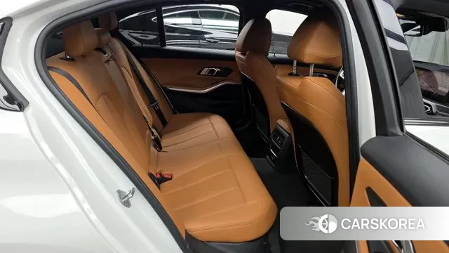 BMW 3 Series (G20) 2023 Белый из Кореи, фото 3