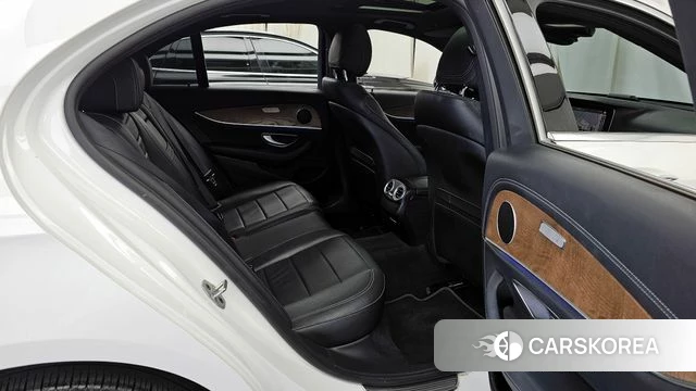 Mercedes-Benz E-Class W213 2021 Белый из Кореи, фото 3