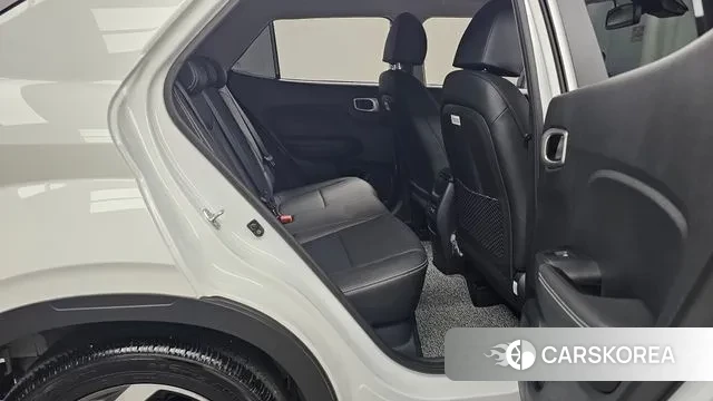 Hyundai Venue 2024 Белый из Кореи, фото 3