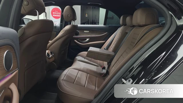 Mercedes-Benz E-Class W213 2022 Черный из Кореи, фото 3