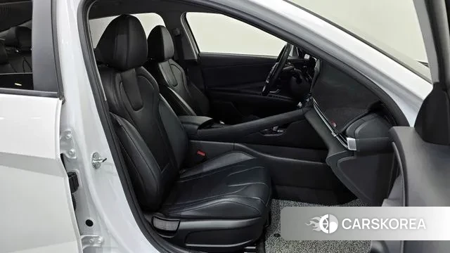 Hyundai The New Avante (CN7) 2023 Белый из Кореи, фото 3