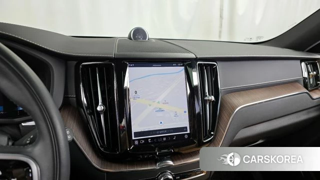 Volvo XC60 second Generation 2022 Черный из Кореи, фото 3