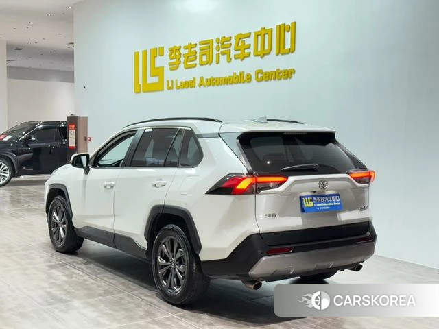 Toyota RAV4 Rongfang 2023 Белый из Китая, фото 3