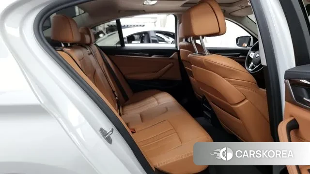 BMW 5 Series (G30) 2021 Белый из Кореи, фото 3