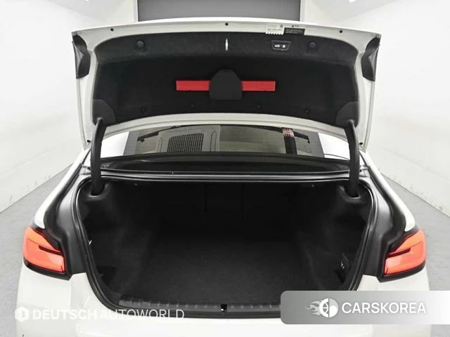 BMW 5 Series (G30) 2021 Белый из Кореи, фото 3