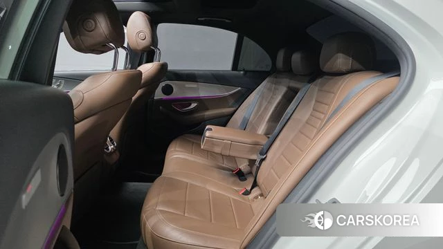 Mercedes-Benz E-Class W213 2018 Белый из Кореи, фото 3