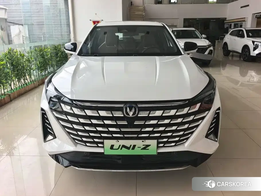 Chang'an UNI-Z New Energy 2026 Белый из Китая, фото 3