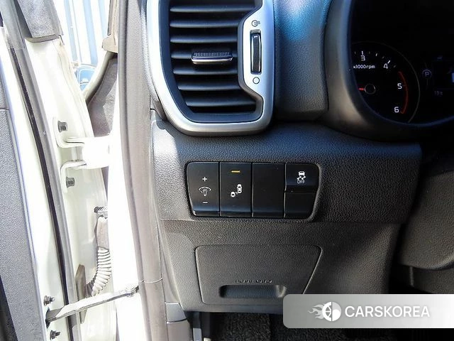 Kia Sportage 4th Generation 2018 Белый из Кореи, фото 3