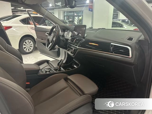 BMW 1 series 2023 Белый из Китая, фото 3