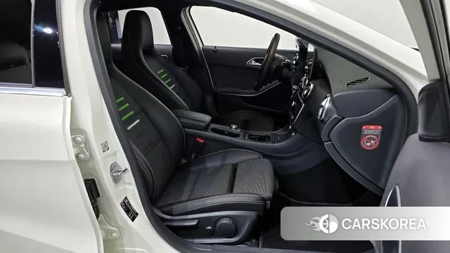 Mercedes-Benz A-Class W176 2018 Белый из Кореи, фото 3