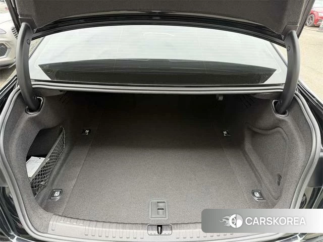 Audi A6L 2022 Черный из Китая, фото 3