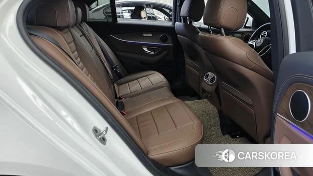 Mercedes-Benz E-Class W213 2022 Белый из Кореи, фото 3