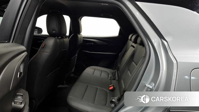 Chevrolet (GM Daewoo) Trailblazer 2023 Серебряный из Кореи, фото 3