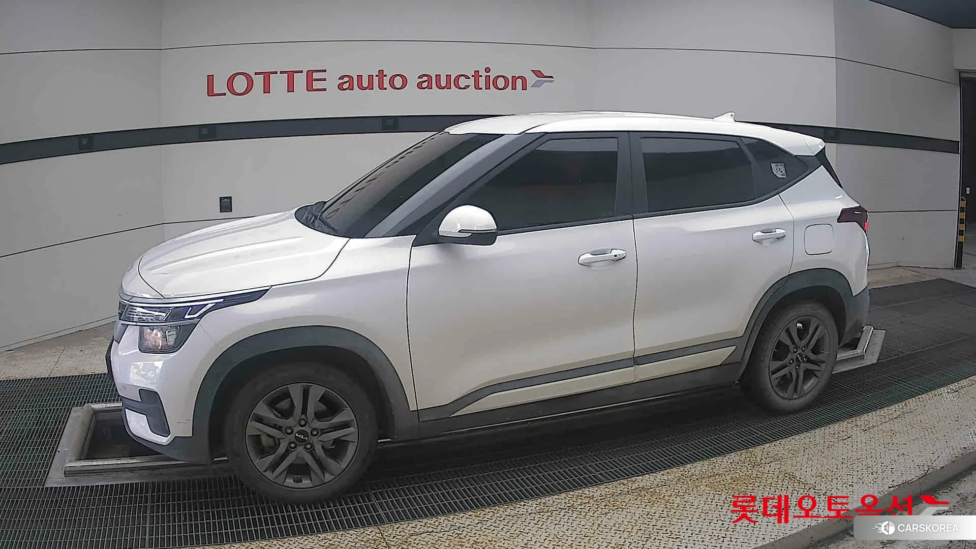 Kia Seltos 2022 Snow White Pearl из Кореи, фото 3