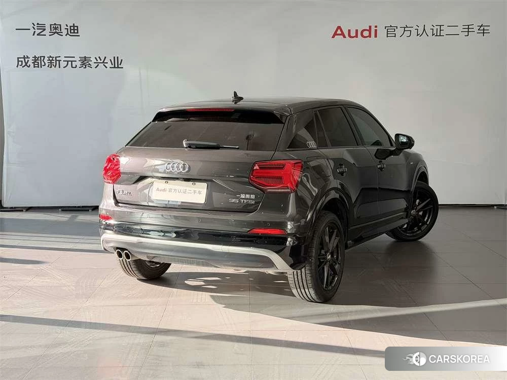Audi Q2L 2020 Темно-серый из Китая, фото 3