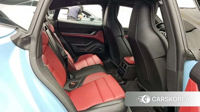 Porsche Taycan 2024 Небесно-голубой из Кореи, фото 3