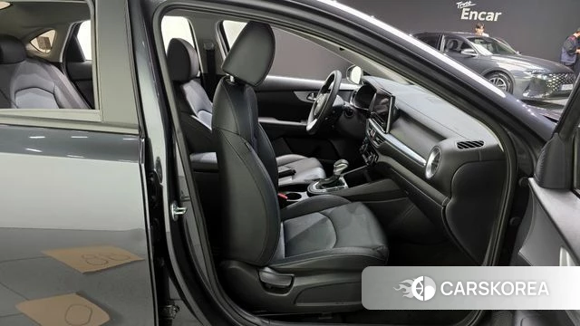 Kia The New K3 2nd generation 2022 Серый из Кореи, фото 3