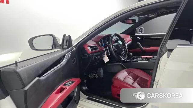 Maserati Ghibli 2018 Белый из Кореи, фото 3