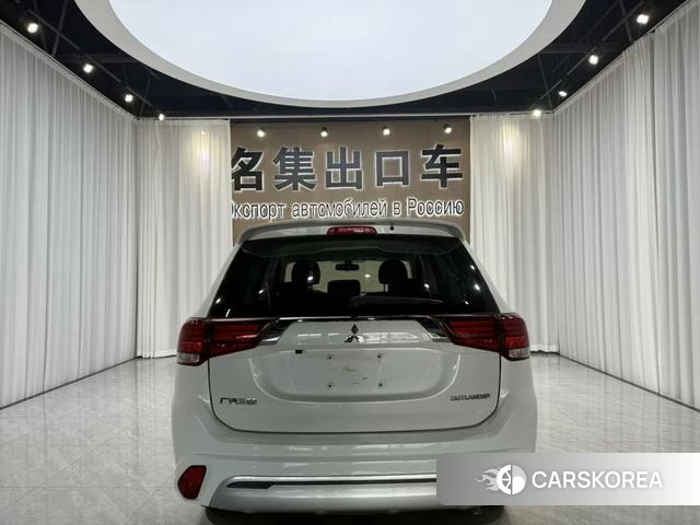 Mitsubishi  Outlander 2021 Белый из Китая, фото 3