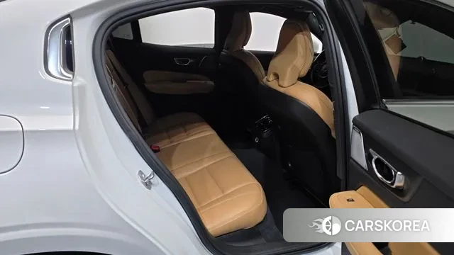 Volvo S60 3rd generation 2019 Белый из Кореи, фото 3